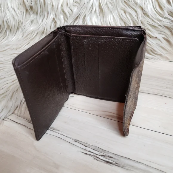 LOUIS VUITTON - wallet - Picture 14 of 16